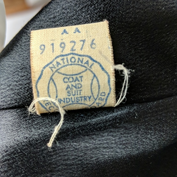 Vintage 1960 Union label coat with fur trim black - Picture 7 of 8